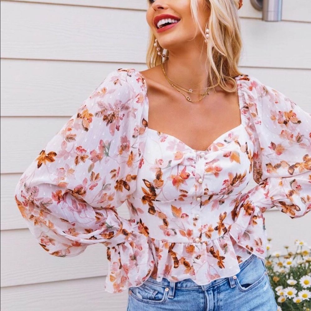 Sweetheart neck floral top